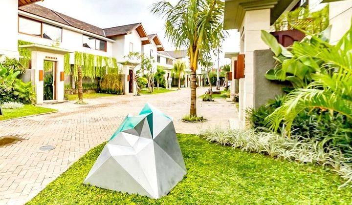 Villa komplek dengan 13 unit villa dengan private pool dan 1 unit studio dengan 6 kamar di Sanur  1