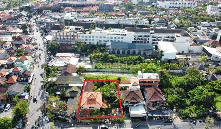 Land 800m2 Cheap bonus Mangkrak villa building on Jalan Petitenget Seminyak...100 meters to Mirror lounge, 200 meters to Si Jin, and 350 meters to ShiShi night club  2