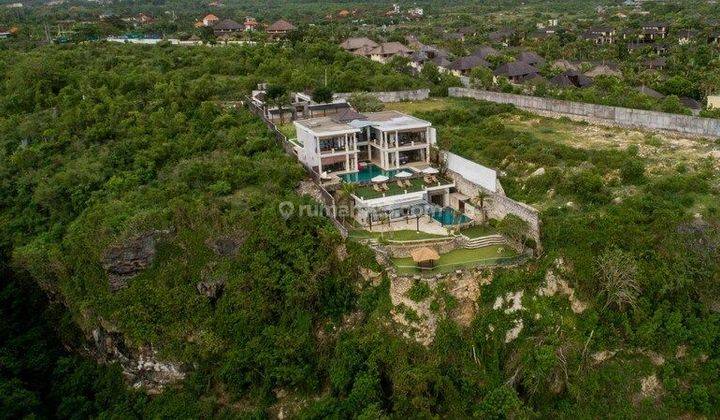 Cliff front villa at Ungasan , Jimbaran.. Surrounded with luxury resorts such the Ungasan resort and Karma Kandara resorts  1