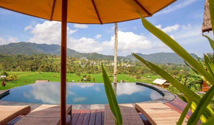 Natural Villa View Sawah ,Gunung dan Sungai di Sidemen ,Karangasem..villa dengan suasana Natural dipadukan dengan kontruksi yang detail dan Germany standard..3 menit ke Sidemen Rice Terrace dan 45 menit ke Candidasa serta 50 menit ke Bukit Asah 2