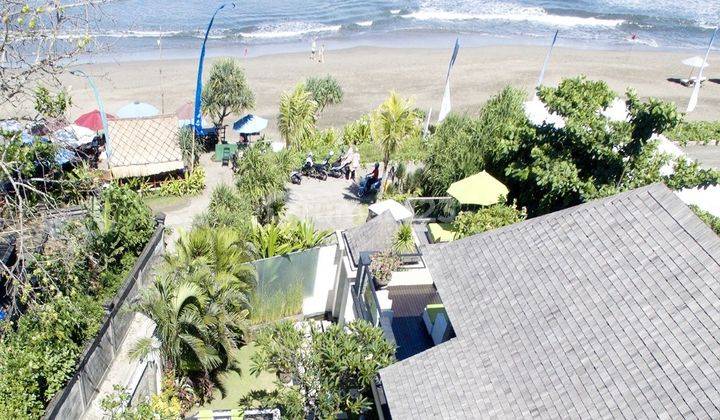 Beach Front Villa at Central Seminyak...near to many Famous Hotels, beach club , Pub , restaurants and many more at Seminyak 2