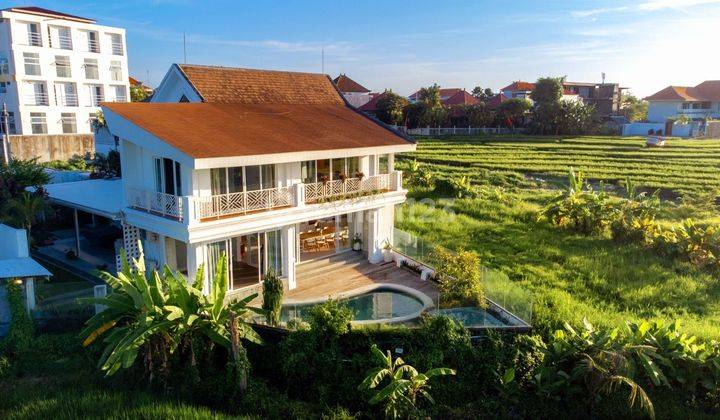 Luxury Villa with Rice field at Berawa,Canggu...Highly rentable area and 10 minutes to Atlas beach Fest , Finns Beach club and Berawa beach 2