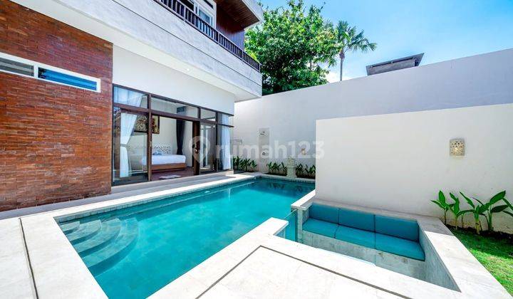 Brand new modern villa ,perfectly located in Berawa Canggu....walking distance to Cafes and restaurants..5 minutes drive to Atlas beach Fest and Finns Beach club  2