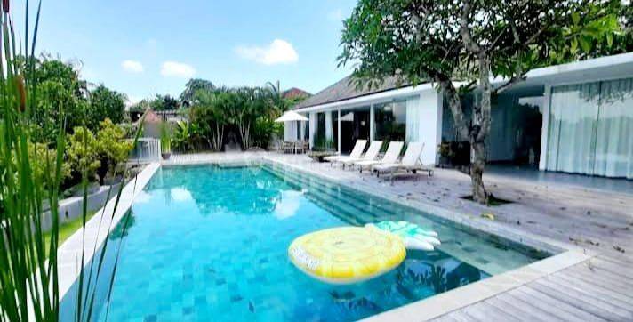 Beautiful Luxury villa with Green Belt Paddie view at Babakan Canggu..12 minutes to Batu Bolong Beach, Echo Beach and Pererenan Beach....15 minutes to Atlas beach Fest and Finns Beach club  2