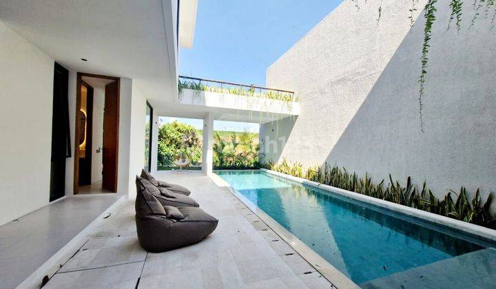 Brand new modern villa with Rice field view at Pererenan Canggu...7 minutes to Pererenan Beach  1