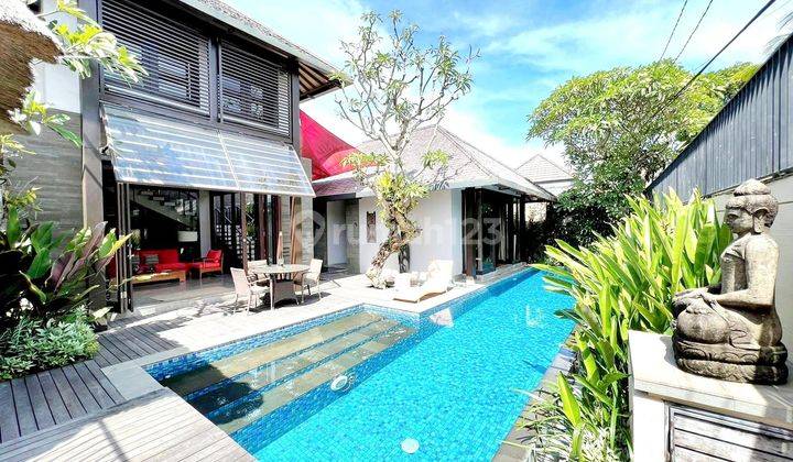 Luxury villa Jalan Drupadi Seminyak..9 minute walk to Seminyak beach and near the hustle and bustle of Jalan Oberoi 1