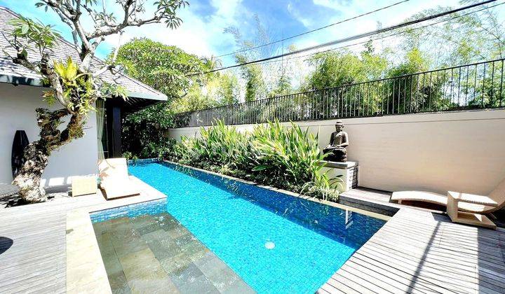 Luxury villa Jalan Drupadi Seminyak..9 minute walk to Seminyak beach and near the hustle and bustle of Jalan Oberoi 2