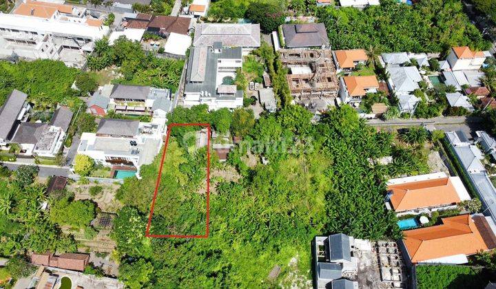 700m2 land on Jalan Suka Merta, Sanur...400 meters to Mertasari Beach, Sanur..Quiet and comfortable location, very suitable for building a villa or guest house  1