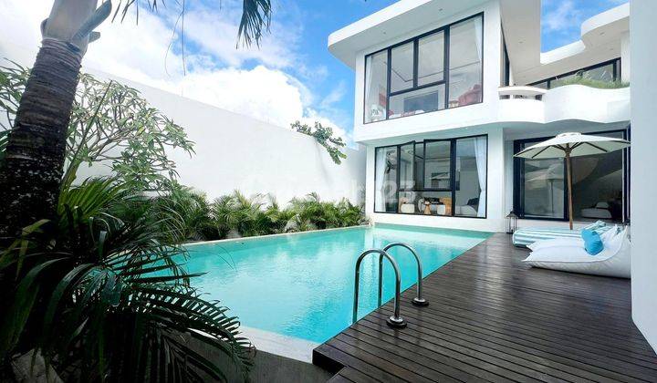 Brand new villa in Popular area at Berawa canggu..closed to Atlas beach fest ...Designed by award winning architect  1