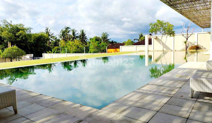 Modern Luxury style villa at Nyanyi , Canggu .... 10 minutes to Nyanyi beach  , 15 minutes to Luna Beach club and 17 minutes to Pererenan Beach  2