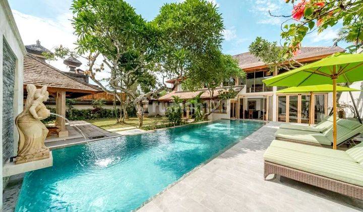 Beautiful Villa at Batubelig Seminyak...5 minutes to Batubelig beach and 10 minutes to Atlas beach Fest  1