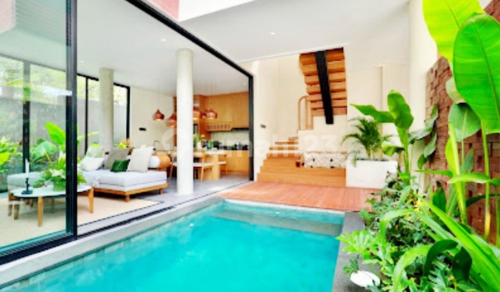 Tropical Modern Minimalist Style Villa within a Gated Community System in Kedewatan, Ubud. 400 meters to Pepito Supermarket, 3 minutes to Nasi Ayam Kedewatan, and 15 minutes to Pison Unud.
