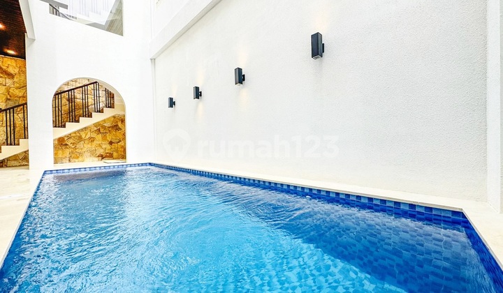 Villa Baru dengan Rooftop View Laut di Area Jalan Dharmawangsa ,Kutuh Kampial Nusa Dua ...10 Menit Hotel Apurva Kempinsky dan dan Pantai Pandawa..Serta 13 Menit ke Hotel Melasti 2