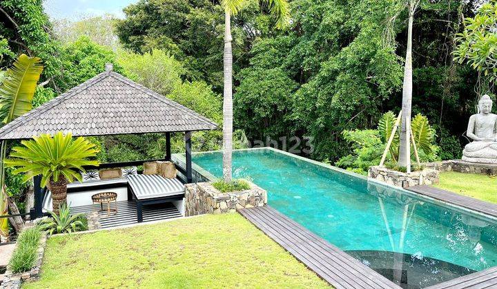 Luxury Villa Berada Dalam Komplek Villa Onegate System Dengan Security 24jam Di Greenlot,  Munggu...7 Menit Ke Pantai Megening / Cemagi , 9 Menit Ke Pantai Pererenan  1