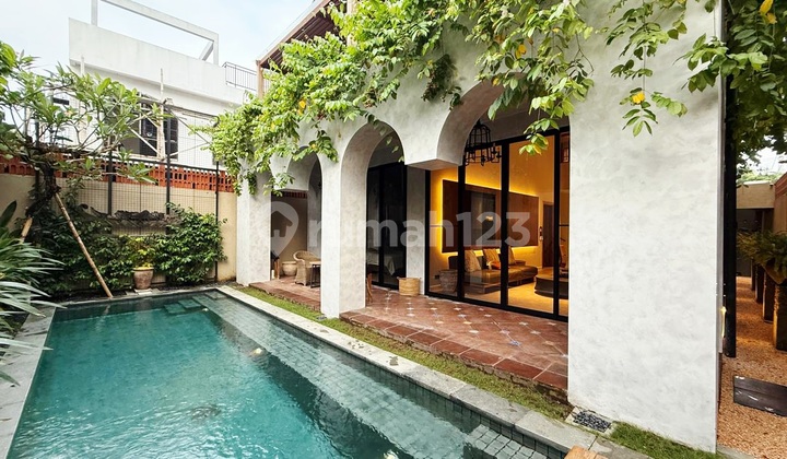 Luxury Modern Tropical Style Villa At Jalan Lebak Sari , Seminyak ...650 Meter ke Kopi Klotok Seminyak , 800 Meter ke Rayjin , 3 Menit ke Shishi Night Club Luxury Modern Tropical Style Villa At Jalan Lebak Sari , Seminyak ...650 Meter ke Kopi Klotok Seminyak , 800 Meter ke Rayjin , 3 Menit ke Shishi Night Club