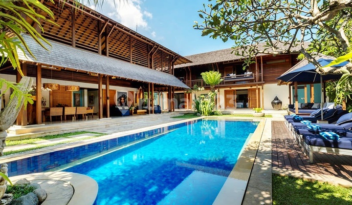 Luxury Modern Tropical Style Villa At Central Petitenget Seminyak ...300 Meter To Kajin Japanese Restaurant , 500 Meter To 32Do Bali And 650 Meter To Shishi Night Club Luxury Modern Tropical Style Villa At Central Petitenget Seminyak ...300 Meter To Kajin Japanese Restaurant , 500 Meter To 32Do Bali And 650 Meter To Shishi Night Club