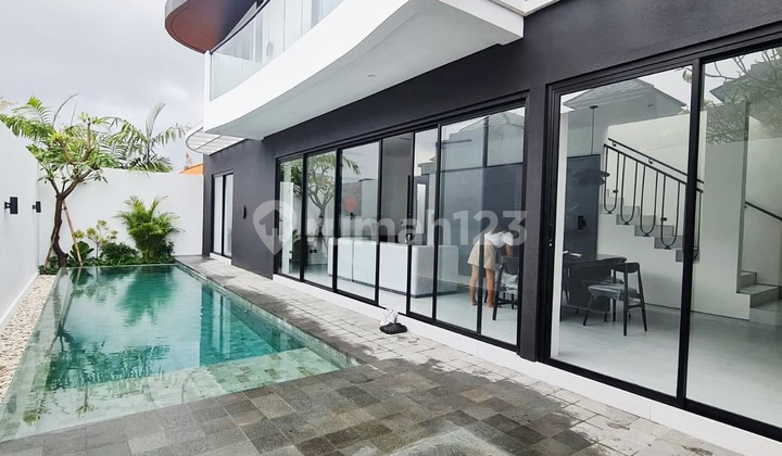 Villa Baru Modern Style Dengan Desaign Dari Arkana Architec Di Tumbak Bayuh , Pererenan Canggu ...15 Menit Ke Pantai Pererenan