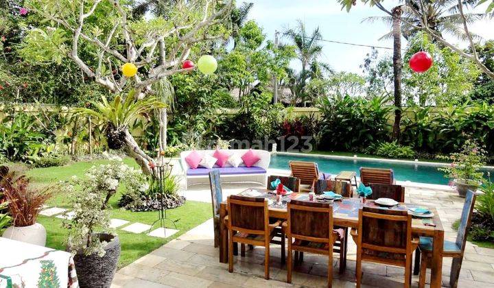 Beautiful Villa With Large Garden At Berawa Canggu...4km To Berawa Beach  , 2,5km To Finns Beach Club  2