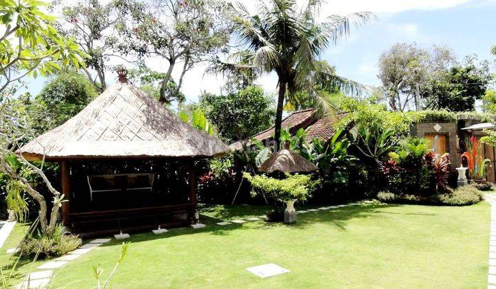 Beautiful Villa With Large Garden At Berawa Canggu...4km To Berawa Beach  , 2,5km To Finns Beach Club  2