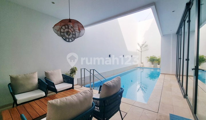 Turun Harga ..villa Cantik Modern Style Dengan Lingkungan Elite Hotel2 Berbintang Dan Villa2 Di Central Seminyak Jalan Cendrawasih , Petitenget Seminyak.. Dekat Shishi Night Club  2