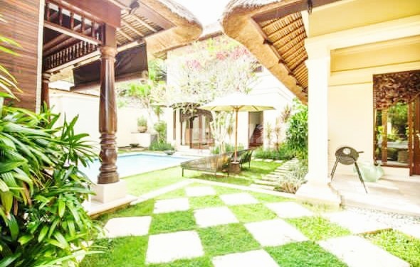Villa Murah Di Bawah Harga Pasaran Di Jimbaran..300 Meter Ke Raffles Hotel , 3 Menit Ke Four Seasons Hotel Dan 5 Menit Ke Hotel Ayana 2