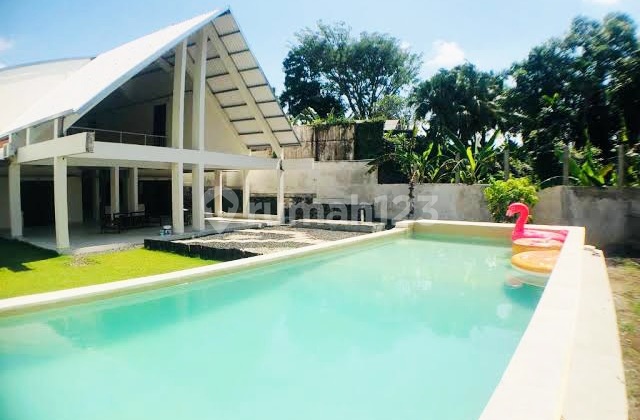 Guest House / Villa Dengan 9 Kamar Tidur Di Nelayan , Canggu ...850 Meter Ke Pantai Nelayan ...3 Menit Ke Penny Lane Dan Gigi Susu Dan 4 Menit Ke Desa Kitsune Dan Pantai Batubolong Guest House / Villa Dengan 9 Kamar Tidur Di Nelayan , Canggu ...850 Meter Ke Pantai Nelayan ...3 Menit Ke Penny Lane Dan Gigi Susu Dan 4 Menit Ke Desa Kitsune Dan Pantai Batubolong