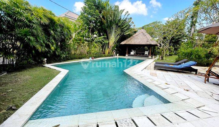 Beautiful Villa With Large Garden At Berawa Canggu...4km To Berawa Beach  , 2,5km To Finns Beach Club  2