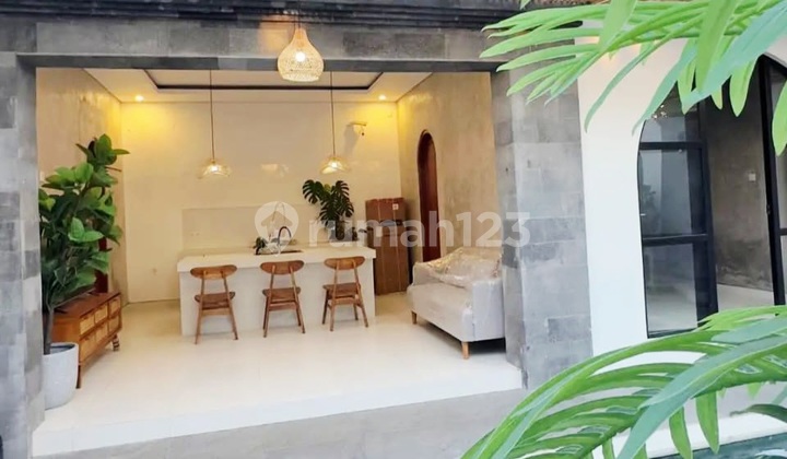 Beautiful Tropical Minimalist Villa in Lodtunduh, Ubud.. 7 minutes to Wedja Restaurant and 10 minutes to Pison Ubud 2