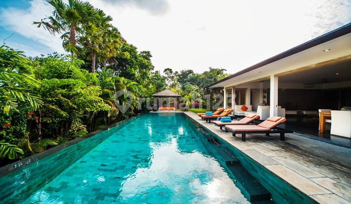 Murahhh ..luxury Villa Tropical Style Di Ungasan Jimbaran Dekat Pecatu ...11 Menit Ke Gwk , 13 Menit Ke Pantai Dreamland Dan 15 Menit Ke Pantai Bingin