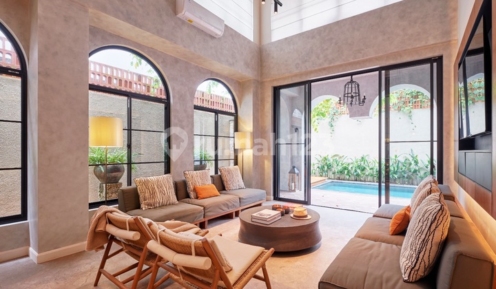 Luxury Modern Tropical Style Villa At Jalan Lebak Sari , Seminyak ...650 Meter ke Kopi Klotok Seminyak , 800 Meter ke Rayjin , 3 Menit ke Shishi Night Club 2