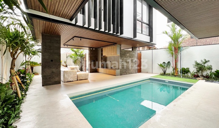 Modern Tropical Style New Villa in Berawa Canggu...700 Meters to Finns Beach Club 2