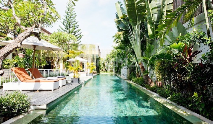 Beautiful Villa Dengan Kolam Renang Yang Panjang Dan Halaman Kebun Yg Luas Di Kerobokan Dekat Seminyak .. Dekat Sekolah Internasional Bali Kiddy