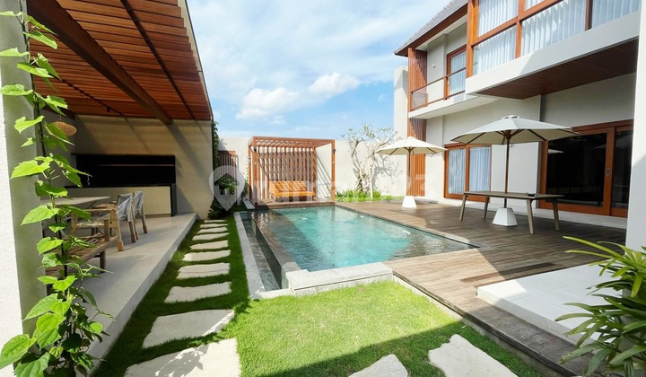 Turun Harga...Brand New Luxury Villa Walking Distance To Many Restaurant And Shop At Umalas Bumbak... It's A Dream As A Perfect Residence , A Perfect Property At The Perfect Locatian ...5 Minutes To Proeducation Internasional School And Lycèè Francais Int Turun Harga...Brand New Luxury Villa Walking Distance To Many Restaurant And Shop At Umalas Bumbak... It's A Dream As A Perfect Residence , A Perfect Property At The Perfect Locatian ...5 Minutes To Proeducation Internasional School And Lycèè Francais Int