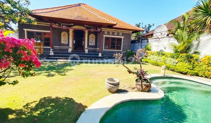 Villa Cantik di Area Jalan Sekuta , Sanur ...2 Menit ke Simply Padel , 4 Menit ke Naughty Nuris Sanur dan 5 Menit ke Pantai Mertasari Sanur