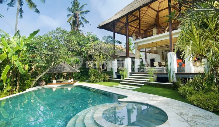Villa Mewah Dengan Desain Elegan Tradisional Mix Kontemporer Di Padang Galak , Sanur...5 Menit Ke Pelabuhan Sanur Dan 10 Menit Ke Pantai Sanur