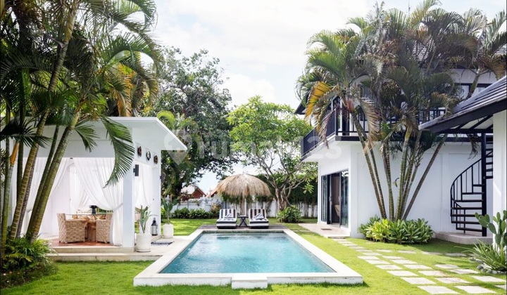 Turun Harga / Drop Price ..Modern Style Villa With Spacious Garden At Batu Bolong Canggu ...850 Meter ke Gigi Susu , 3 Minutes To Penny Lane And 5 Minutes To Batu Bolong Beach