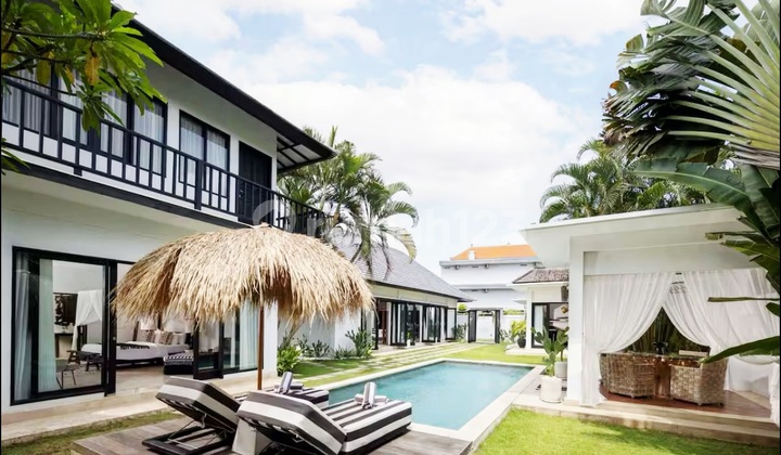 Turun Harga / Drop Price ..Modern Style Villa With Spacious Garden At Batu Bolong Canggu ...850 Meter ke Gigi Susu , 3 Minutes To Penny Lane And 5 Minutes To Batu Bolong Beach