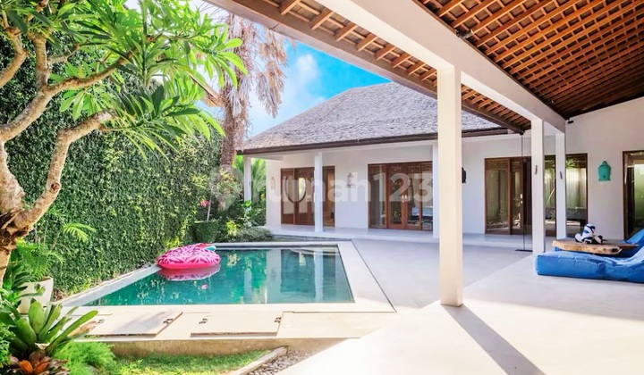 Turun Harga ...Villa Cantik di Kayu Tulang Selatan Dekat Batu Bolong Canggu ... Hanya 7 Menit ke Pantai Batu Bolong