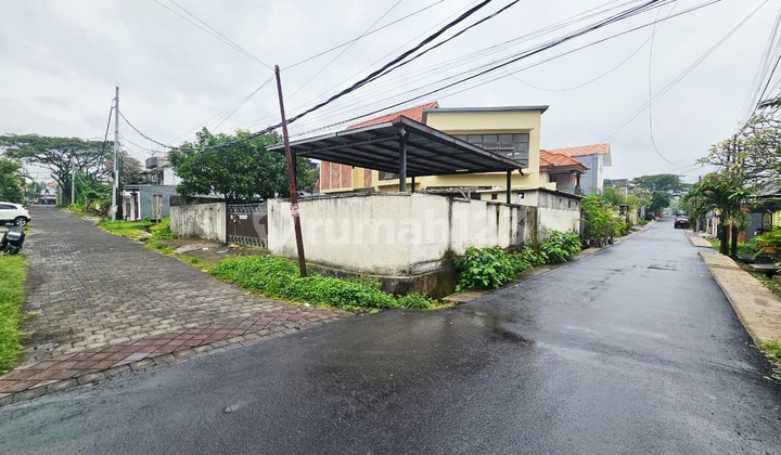 Tanah 385m2 Posisi Hook Dengan Akses Jalan Lebar Di Area Jalan Taman Sari , Teuku Umar Barat , Kerobokan ..800 Meter Ke Bali Kiddy Dan 6 Menit Ke Pison Petitenget Seminyak Tanah 385m2 Posisi Hook Dengan Akses Jalan Lebar Di Area Jalan Taman Sari , Teuku Umar Barat , Kerobokan ..800 Meter Ke Bali Kiddy Dan 6 Menit Ke Pison Petitenget Seminyak