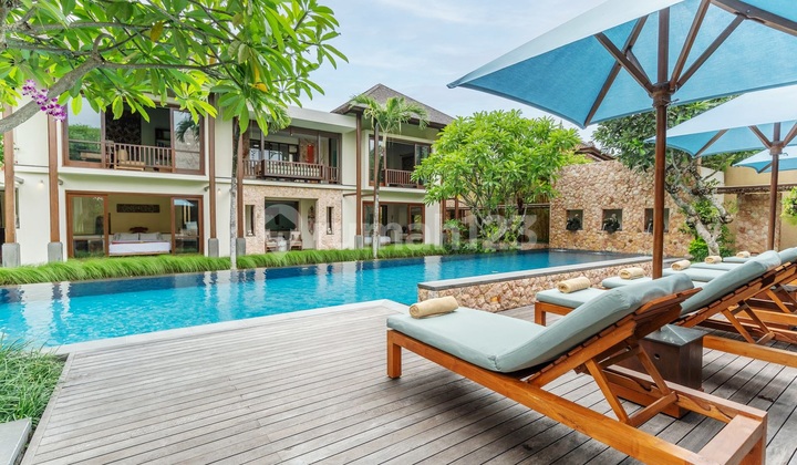 Amazing Luxury Villa At Area Jalan Lebak Sari , Central Seminyak ...300 Meter ke 32Do Bali , 500 Meter ke Kajin Japanese Restaurant dan 850 Meter ke Shishi Night Club 2