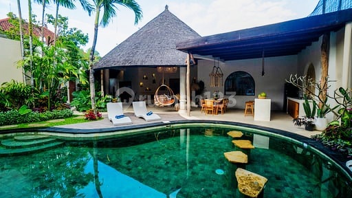 Villa Cantik di Central Pusat Nya Berawa Canggu..200 Meter ke Monsieur Spoon The Luc Bali , 400 Meter ke Vault Nightclub Bali dan 500 Meter ke Atlas Beach Club 2