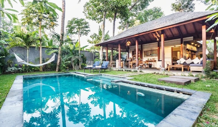 Turun Harga ...komplek Villa Mewah Dengan 4 Unit Villa Dengan Total 7 Kamar Dimana Tiap Unit Villa Ada Private Pool , Dapur , Ruang Makan Dll Di Jimbaran ...jalan Kaki Ke Pantai Jimbaran Dan Dekat Hotel Intercontinental Resort Jimbaran 2