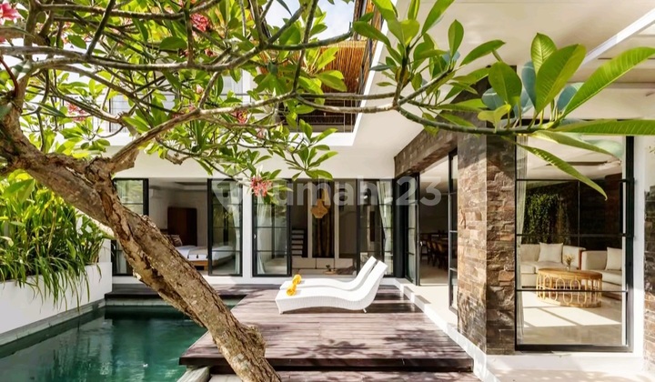 Beautiful Villa in Batu Bolong, Canggu.. 200 Meters to Kitsune Village, 300 Meters to Batu Bolong Beach Canggu, and 500 Meters to Gigi Susu. Beautiful Villa in Batu Bolong, Canggu.. 200 Meters to Kitsune Village, 300 Meters to Batu Bolong Beach Canggu, and 500 Meters to Gigi Susu.