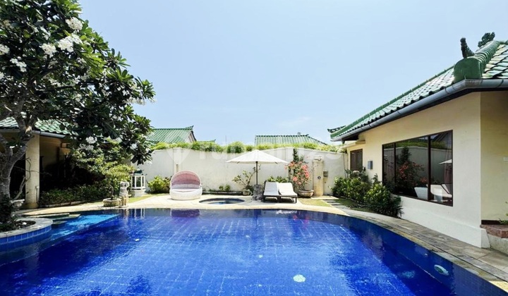 Leasehold 28Years..Beautiful Villa With Big Garden At Sanur Beachside .. Walking Distance To The Beach And Near Hotel Andaz And Hyatt Regency 2