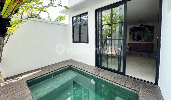 Villa Cantik Dalam Lingkungan Cluster Onegate System di Dekst Area Jalan Mertanadi , Seminyak ..Dekat ke Naughty Nuris dan Gusto Gelato serta 10 Menit ke Pison Petitenget Seminyak