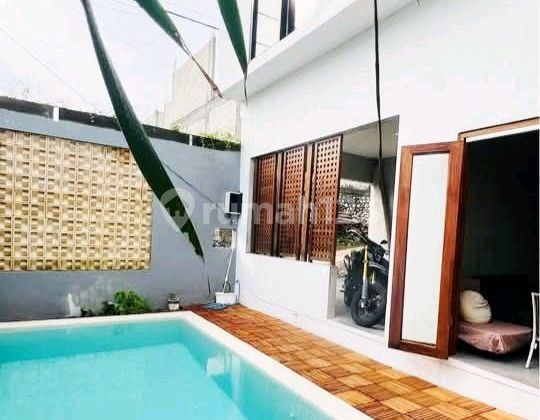 Villa Cantiik Modern Minimalis Dekat Gwk di Ungasan Jimbaran ..Dekat ke Sidewalk Mall Jimbaran , Taman Rama International School dan Pantai Jimbaran