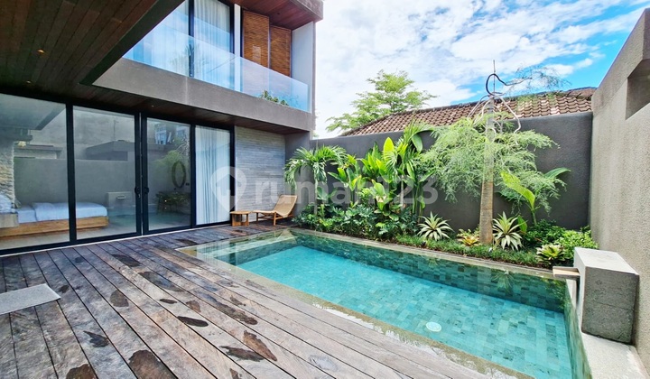 Villa Baru Modern Tropical Minimalis Style Dalam Lingkungan Cluster Onegate System di Sunset Road Timur , Legian Dekat Seminyak ..5 Menit ke Starbuck Reserve Dewata 2