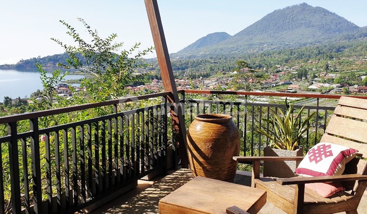 Beautiful and Rare Villa with Lake Beratan View in Bedugul, Tabanan Bali...4 Minutes to Bali Handara Golf