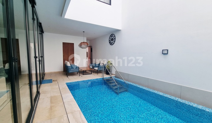 Turun Harga ..villa Cantik Modern Style Dengan Lingkungan Elite Hotel2 Berbintang Dan Villa2 Di Central Seminyak Jalan Cendrawasih , Petitenget Seminyak.. Dekat Shishi Night Club 