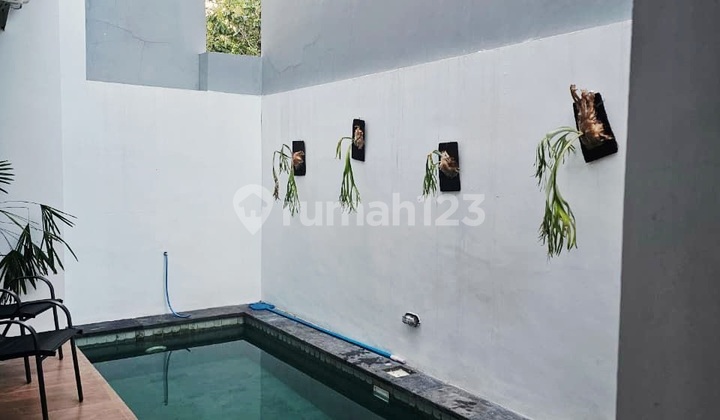 Rumah Style Villa Cluster Onegate System dengan Security 24 Jam di Area Jalan Dharmawangsa , Kampial Nusadua ..Dekat Pintu Toll Benoa dan Hanya 15 Menit ke Hotel Apurva Kempinsky serta Pantai Pandawa..